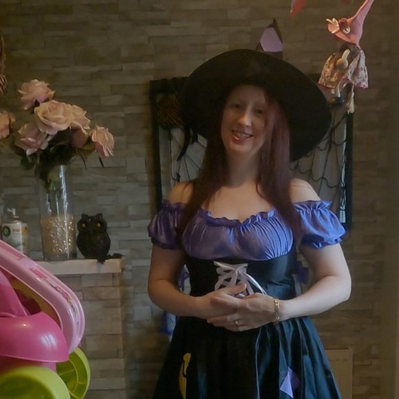 Vintage. Retro, Modern & Pre-loved Clothing - Picture 6 of 6